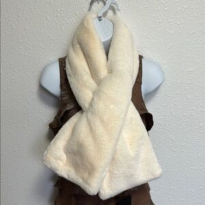 Apparis Pluche Bambi Scarf in Off White One Size NWT